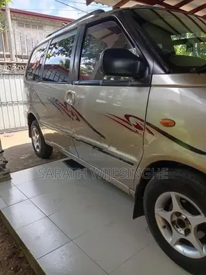 Nissan Serena 1994
