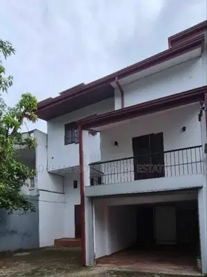 4BR Family Home with Rooftop Area in Dehiwala