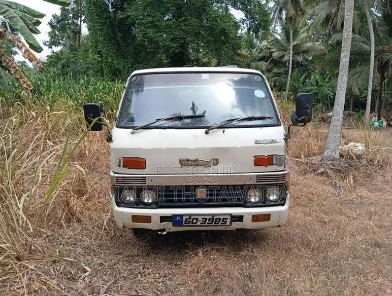 Isuzu Elf 1986