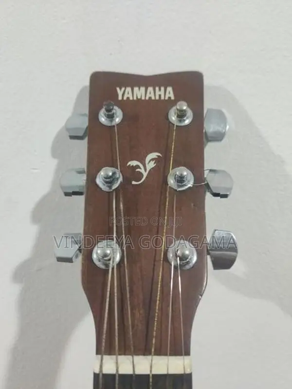 Yamaha F310 Acoustic Guitar