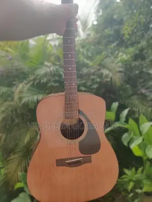 Yamaha F310 Acoustic Guitar