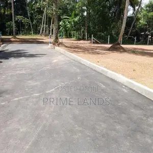 Land in kadana