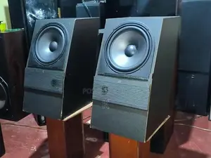 Acoustic Research Bookshelf Speakers