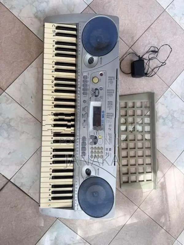YAMAHA PSR 275 keyboard