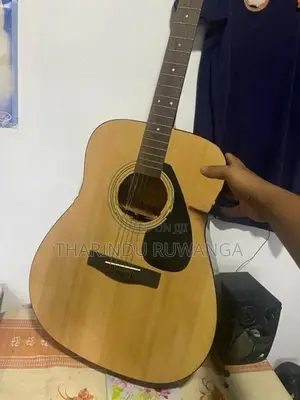 Yamaha F310 Acoustic Guitar