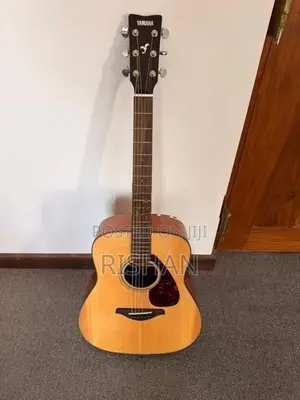Yamaha FG700S Guitar