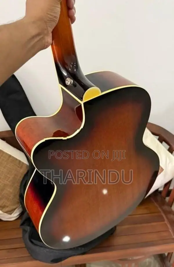 Acoustic Guitar - Gibson