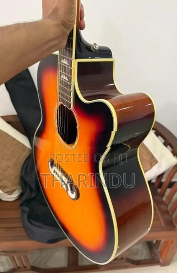 Acoustic Guitar - Gibson