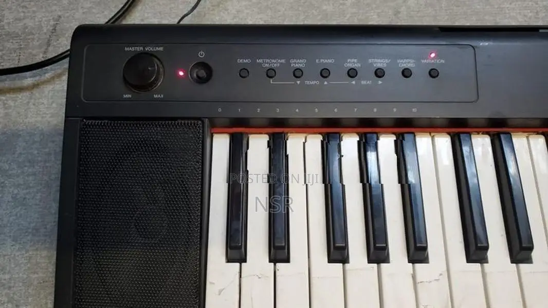 Yamaha NP 11 Piano Keyboard