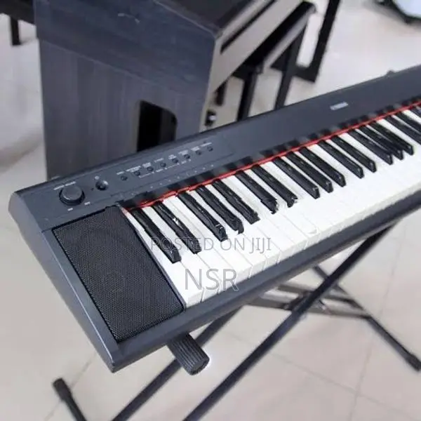 Yamaha NP 11 Piano Keyboard