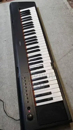 Yamaha NP 11 Piano Keyboard