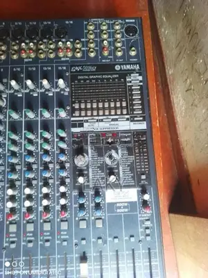 Yamaha EMX 5016cf පවඩ් මික්සර් 1000 rms වෝට්