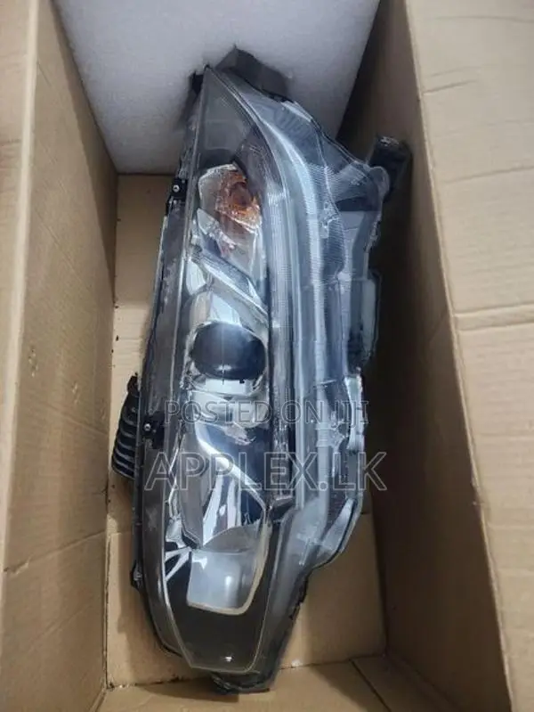 Honda Civic ex 2018 Headlight