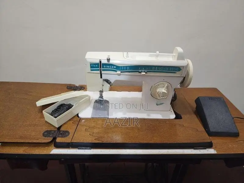 Singer Contessa 974N