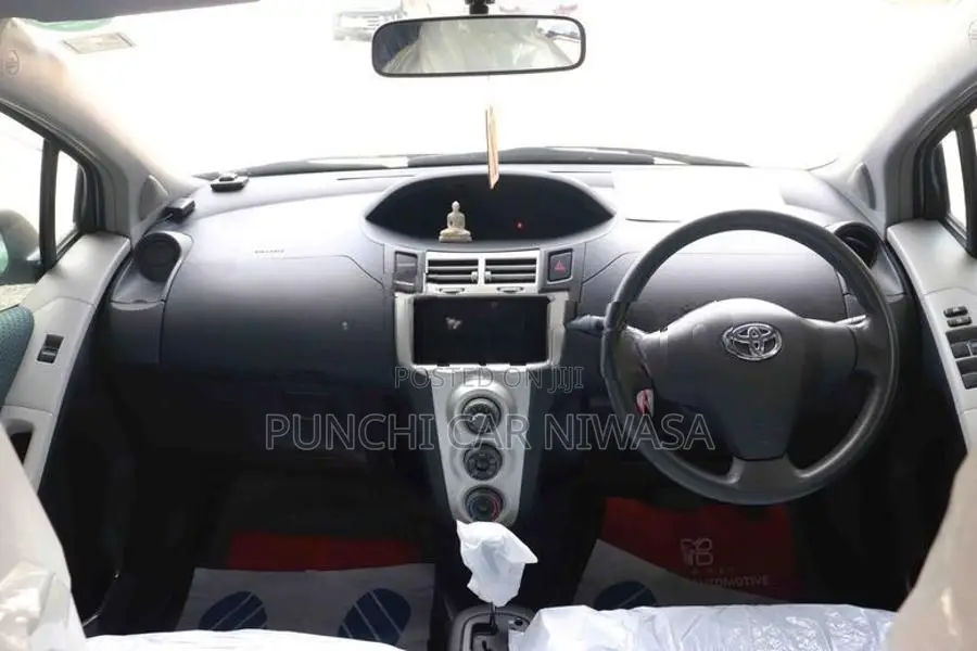 Toyota Vitz 2007
