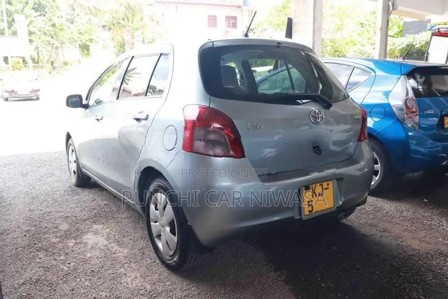 Toyota Vitz 2007