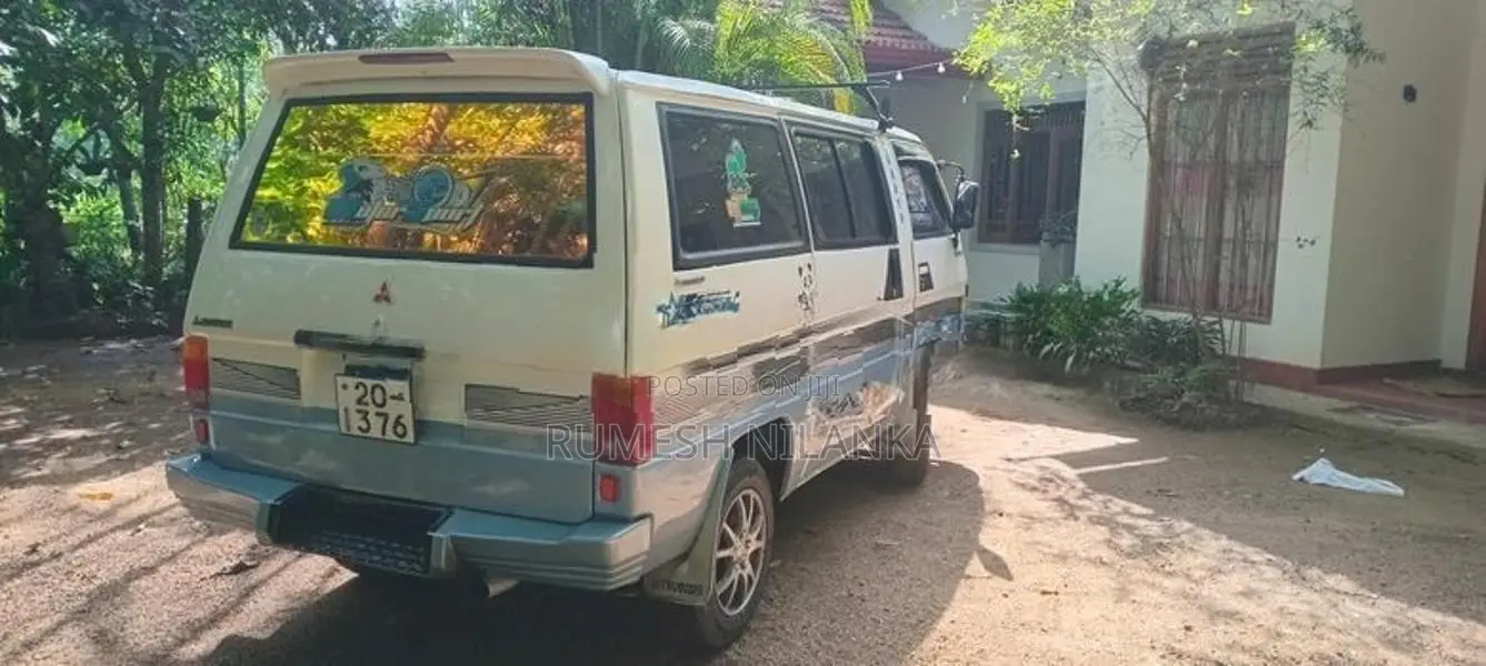 Mitsubishi L300 1986