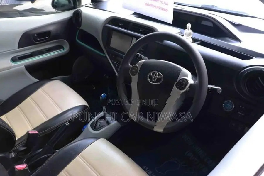 Toyota Aqua 2013