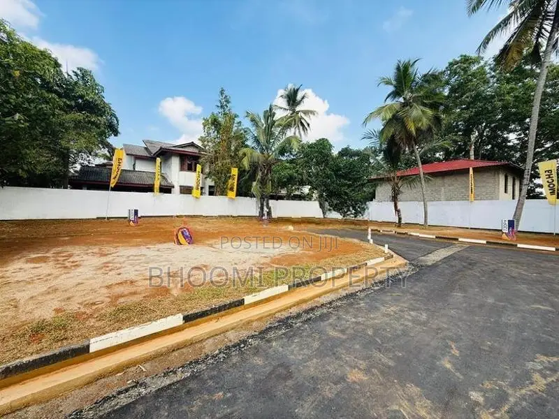 මාලබේ නගරයට අතේ දුරින් නේවාසික බිම්කොටස්