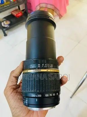 Canon 8000D