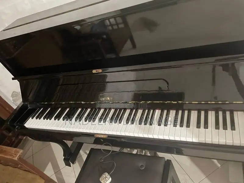 Piano Dresden used