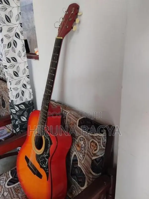 Box Guitar