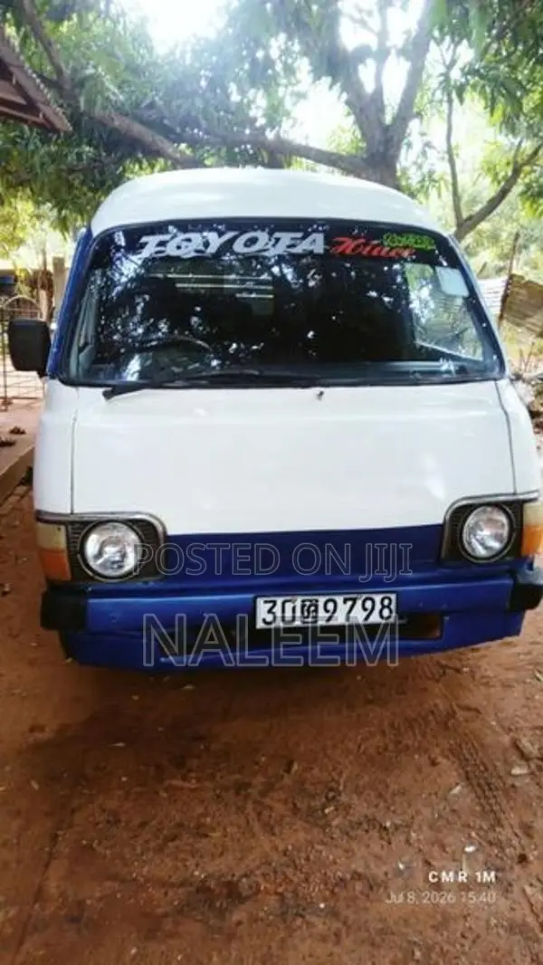 Toyota LH30 1982