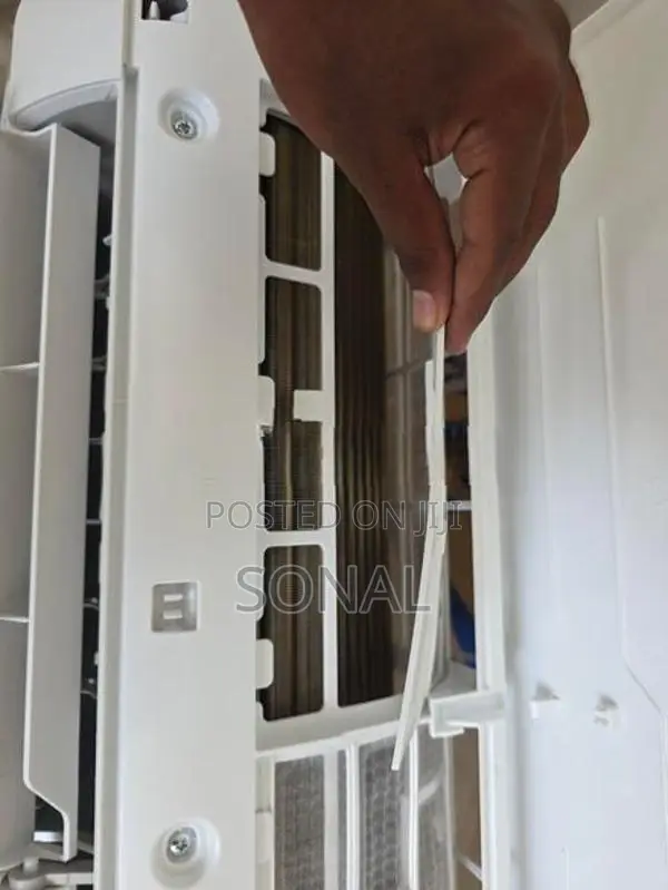 GREE 9000BTU Non-Inverter Air Conditioner Cosmo Series