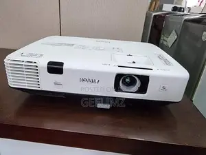 Full HD Smart Projector