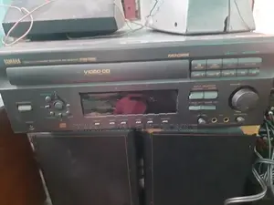 Yamaha EM 203 VCD amplifier with digital tuner