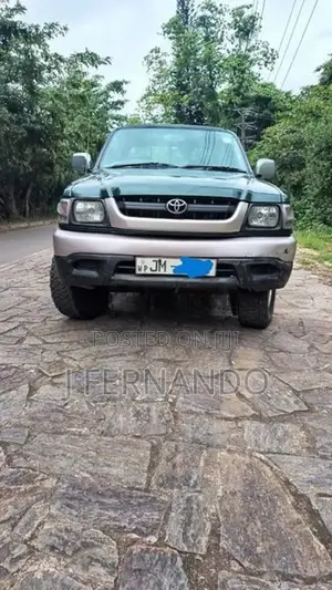 Toyota Hilux 2004