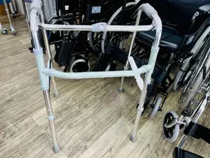 Single bar walker