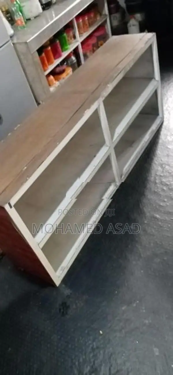 Shop Cabinet Showcase