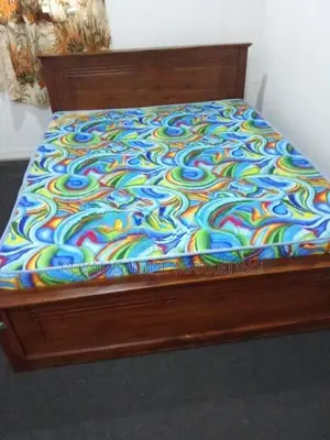 78 by 72 Box Bed with Hybrid Mattress (E-10)