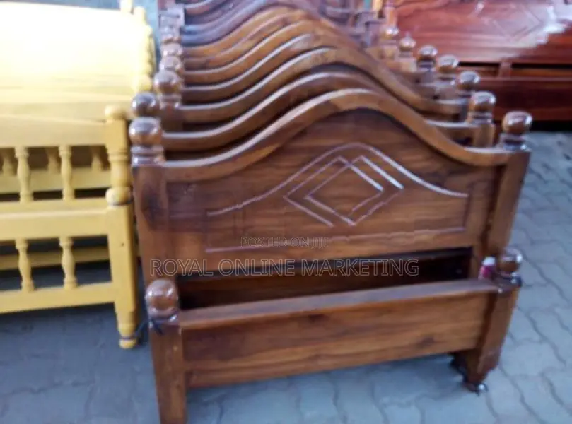 Teak 6 by 3 Arch Bed (B-11)