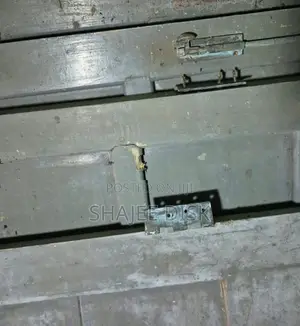 முதிரை மர கதவு
