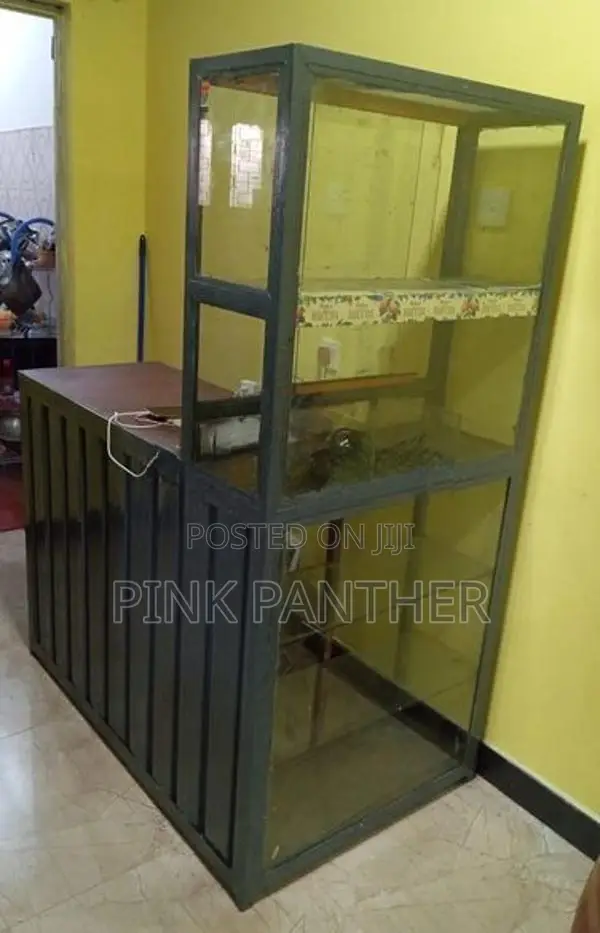 Cashier Table