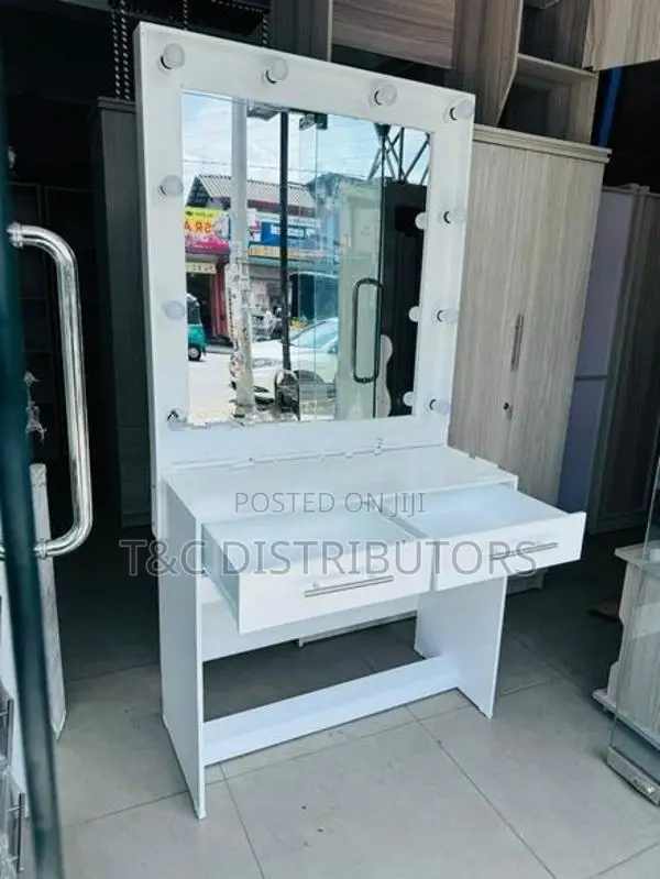 Hollywood Dressing Table