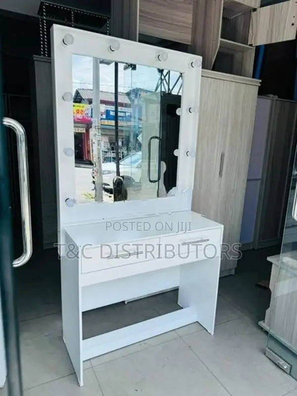 Hollywood Dressing Table