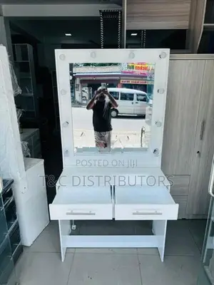 Hollywood Dressing Table