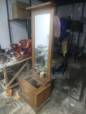Mirror Table