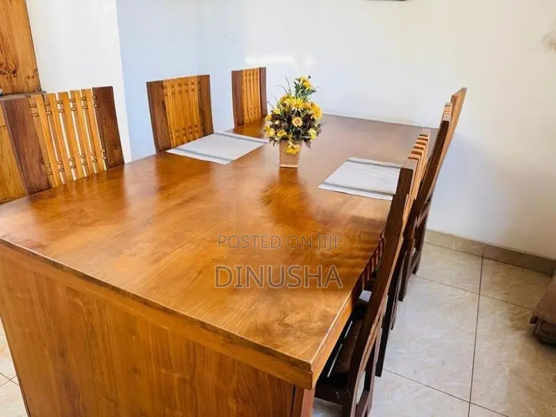 Dinning Table (කෑම මේසය)