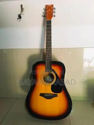 Yamaha F600 Acoustic Guitar Natural