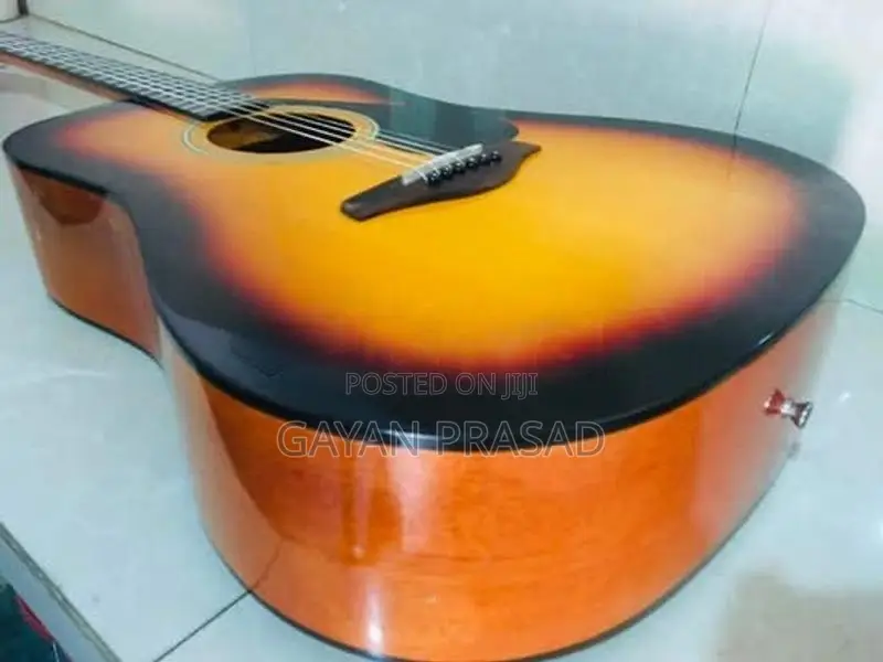 Yamaha F600 Acoustic Guitar Natural