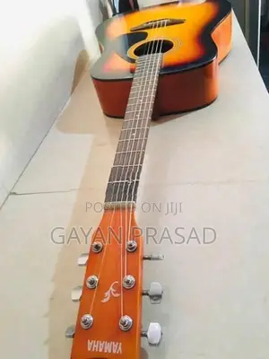 Yamaha F600 Acoustic Guitar Natural