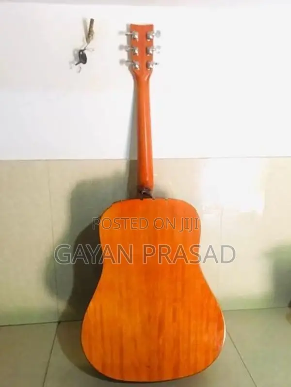 Yamaha F600 Acoustic Guitar Natural