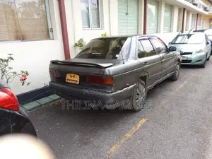 Nissan Sunny 1992