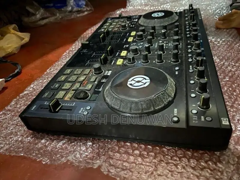 Traktor S4 Controller