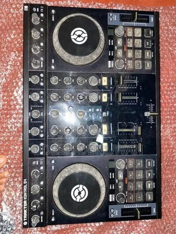 Traktor S4 Controller