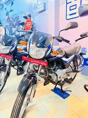Bajaj CT100 es 2026